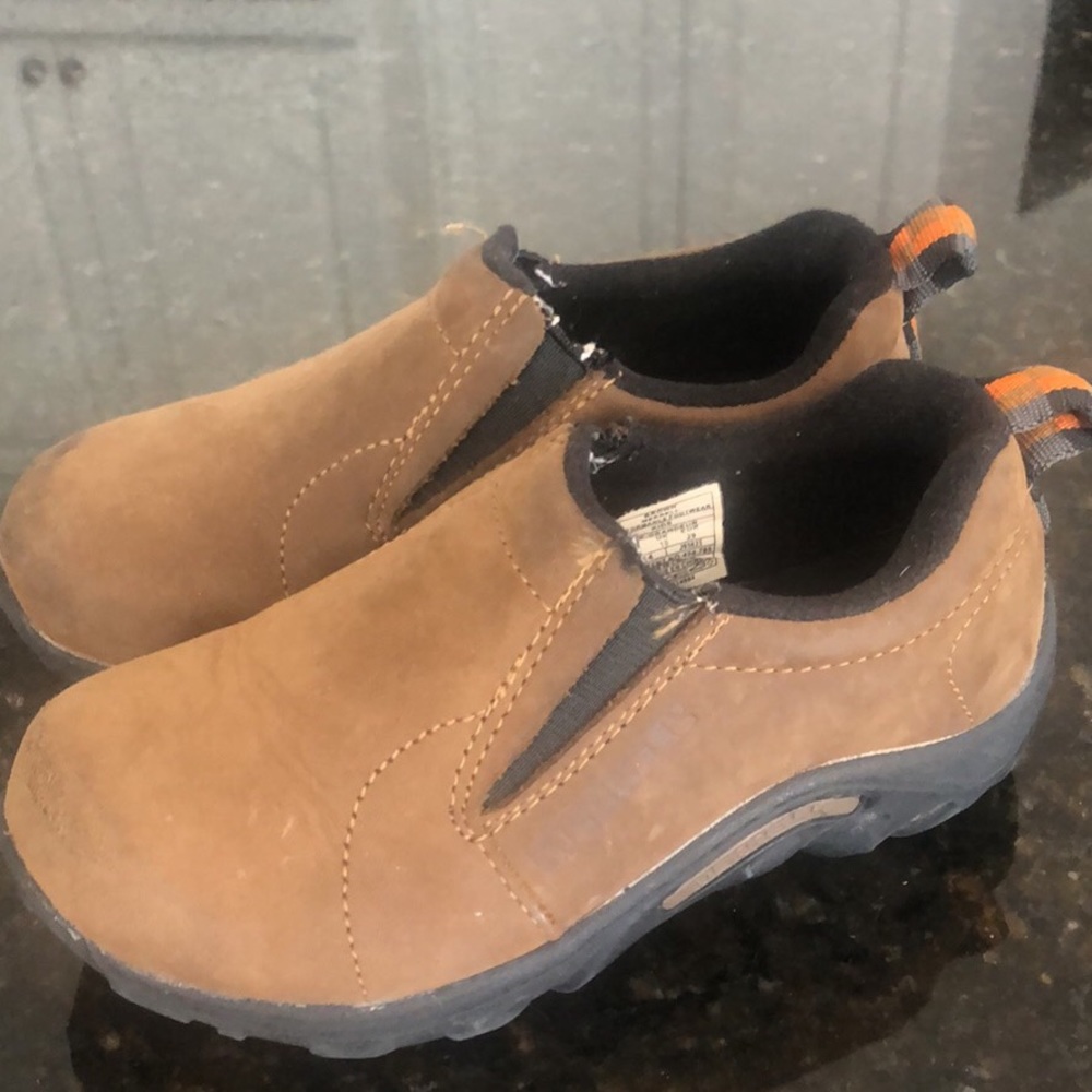 Merrell boys slip in shoes